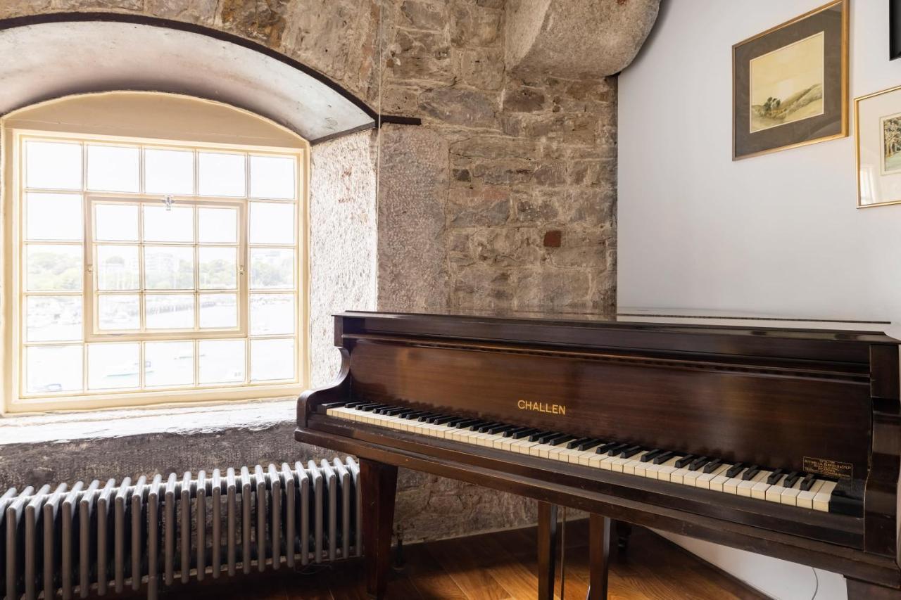 Luxury 2 Bed Apartment In Historic Royal William Yard プリマス エクステリア 写真