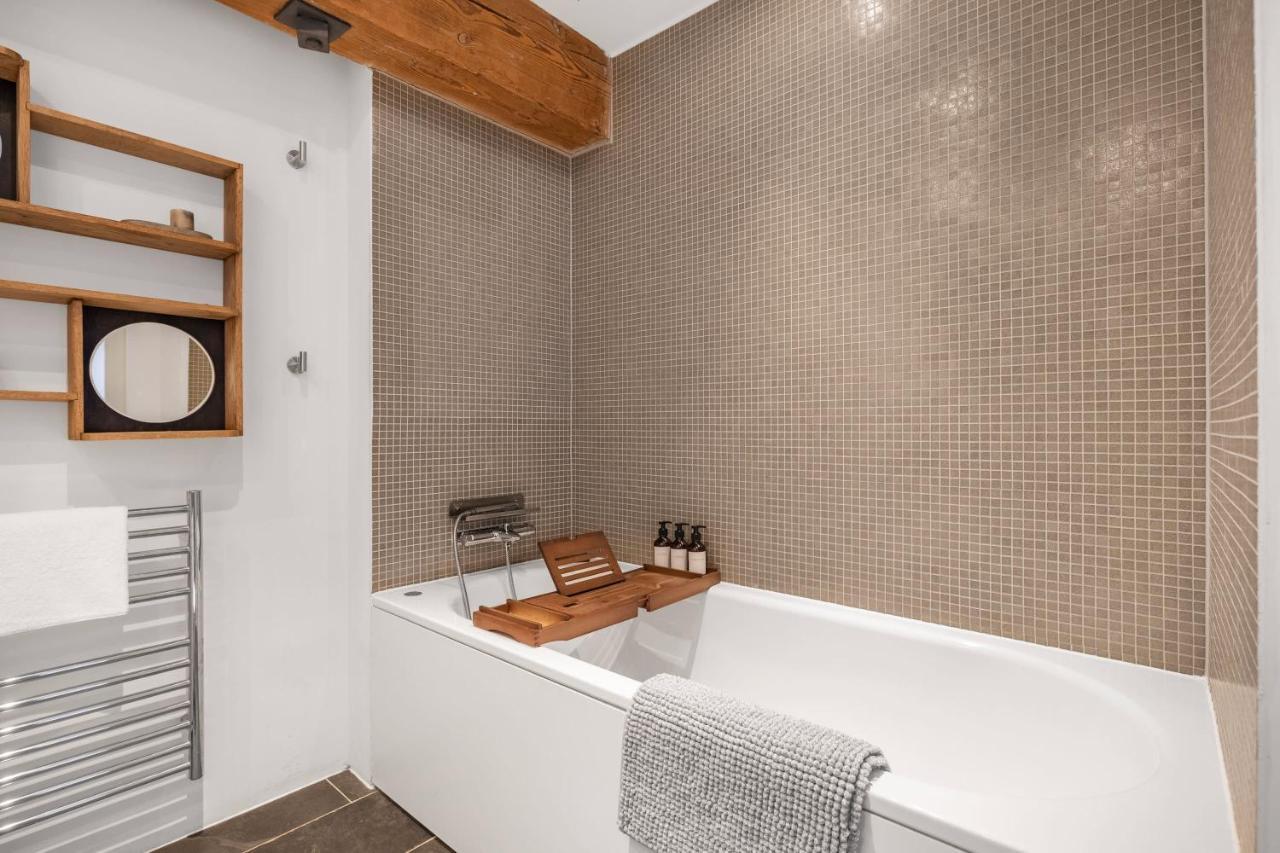 Luxury 2 Bed Apartment In Historic Royal William Yard プリマス エクステリア 写真