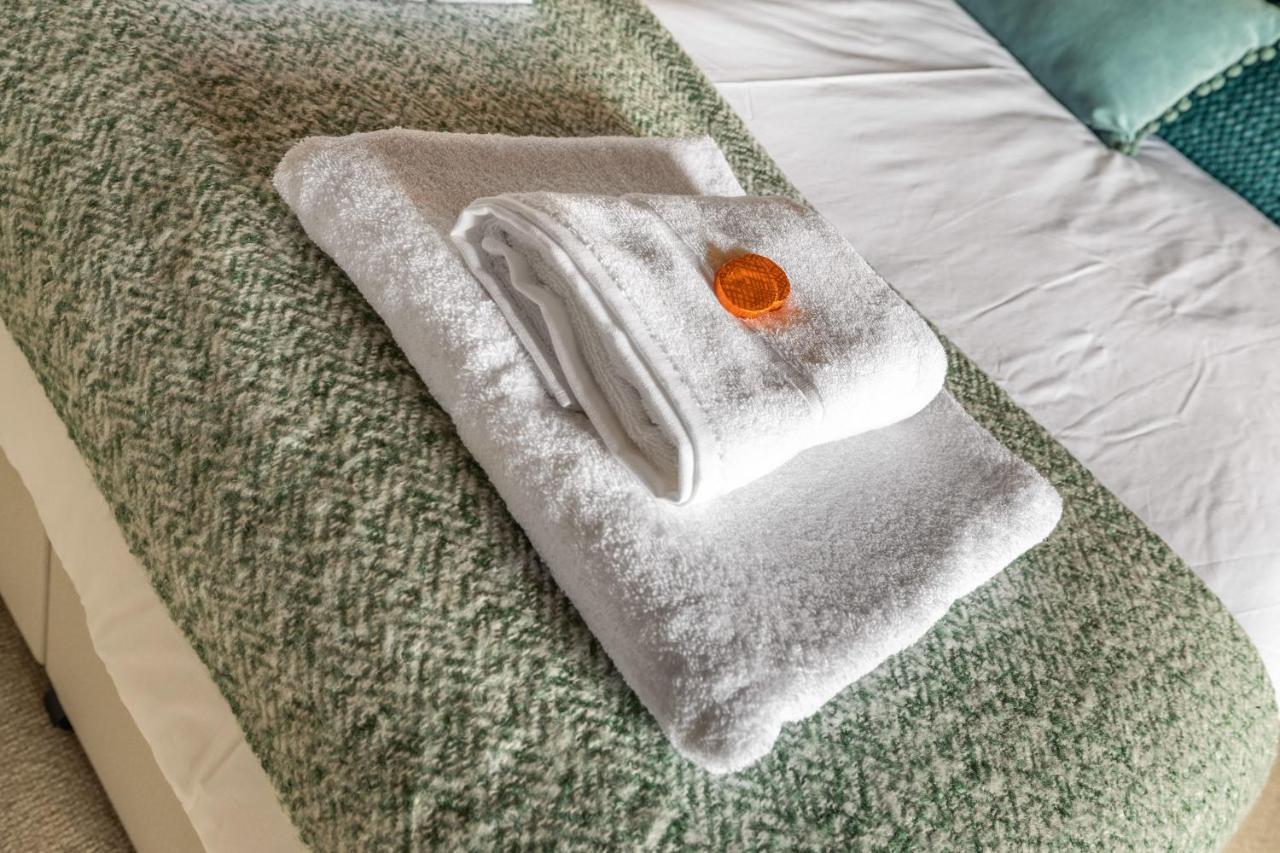 Luxury 2 Bed Apartment In Historic Royal William Yard プリマス エクステリア 写真