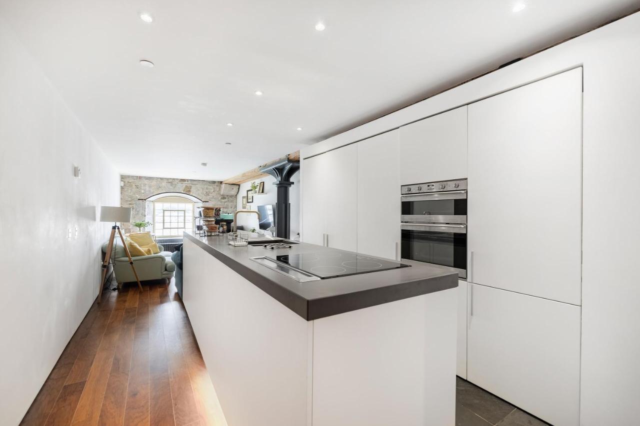 Luxury 2 Bed Apartment In Historic Royal William Yard プリマス エクステリア 写真