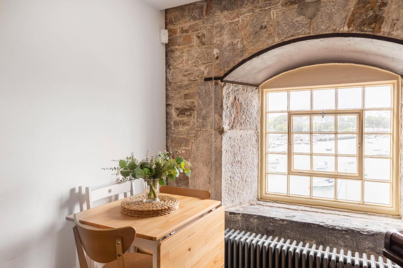 Luxury 2 Bed Apartment In Historic Royal William Yard プリマス エクステリア 写真